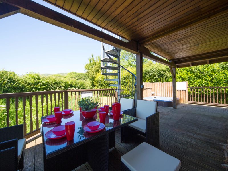 Ash Log Cabin veranda